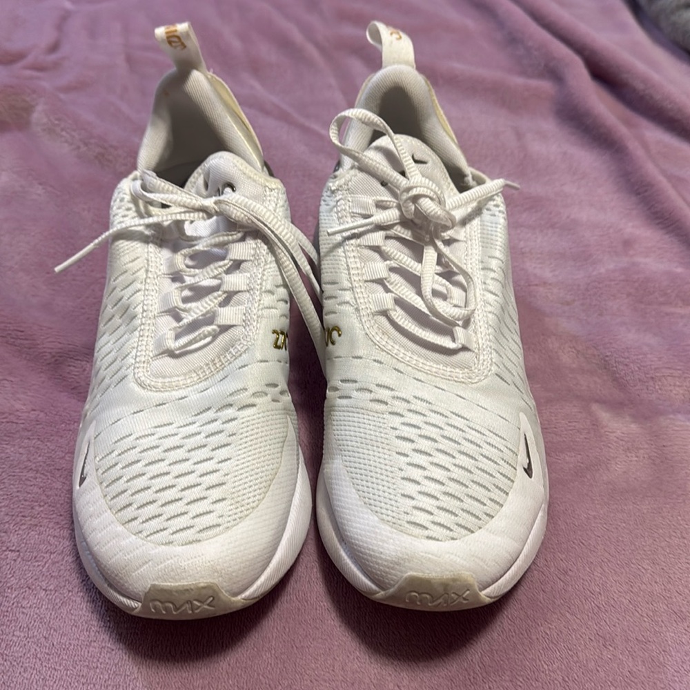 Women’s Nike shoes